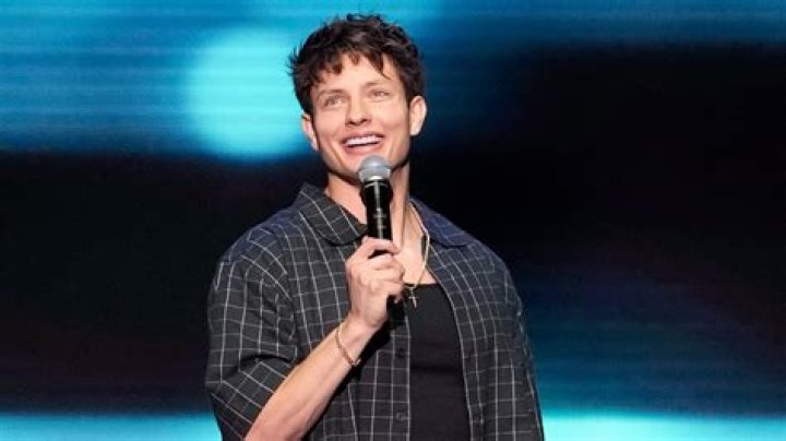 How much does a comedian make per show?