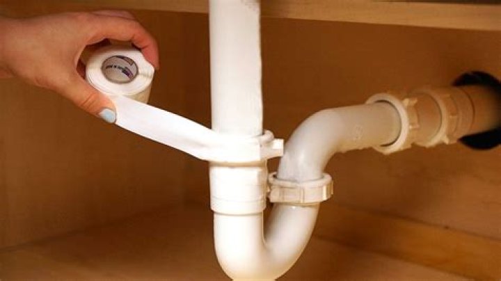 How much does it cost to fix leaking plumbing?