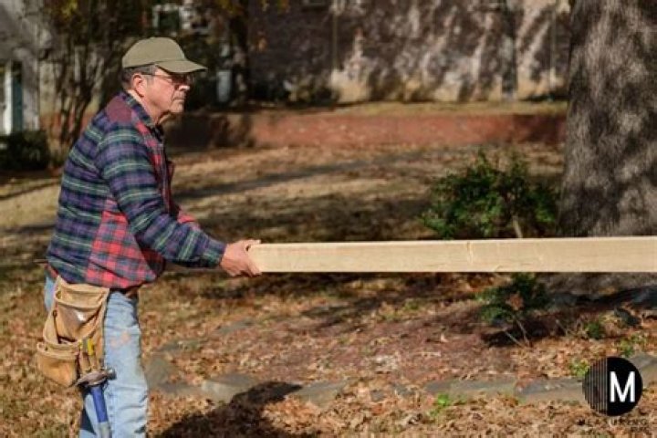 How much weight can a metal truss hold?