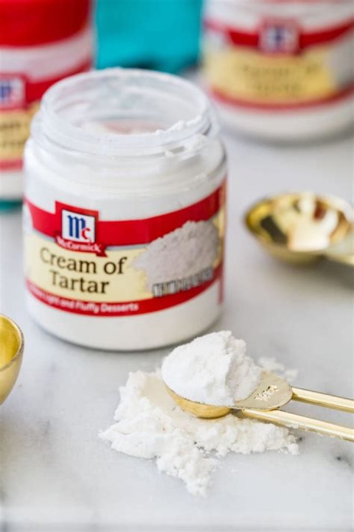 Is cream of tartar a substitute for meringue powder?