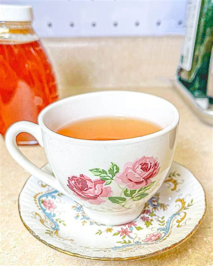 Is honey in tea bad for you?