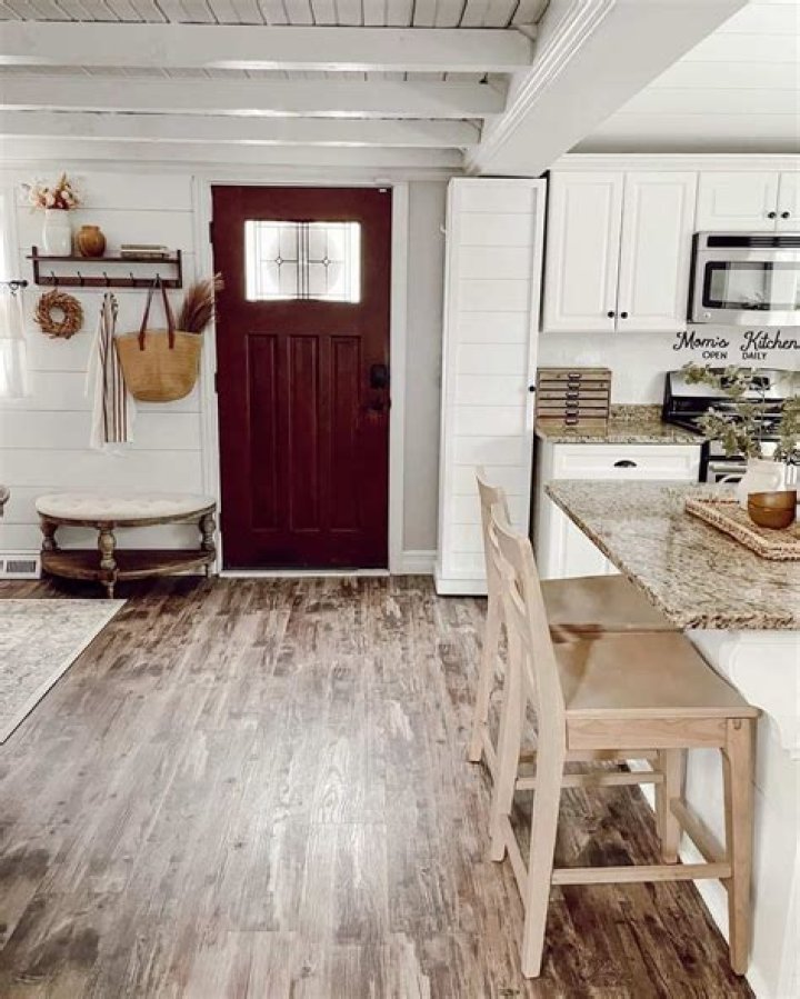 Is it bad to see the kitchen from the front door?