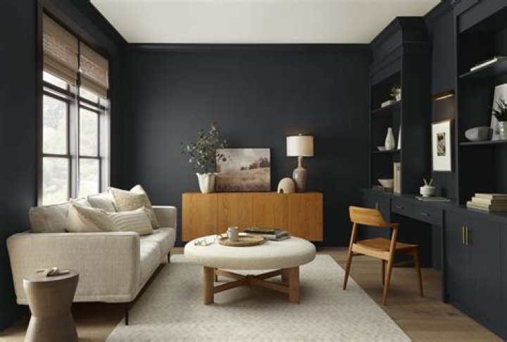 Is it OK to paint a small room a dark color?