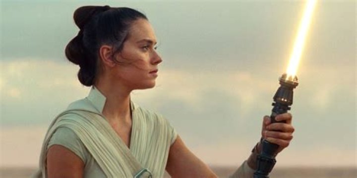 Is Rey the daughter of Leia?
