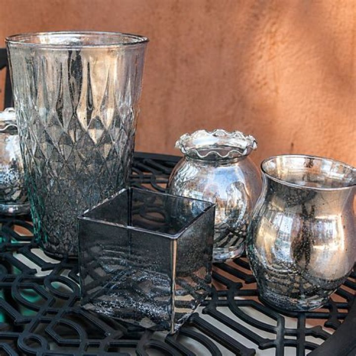 Is there mercury glass spray paint?