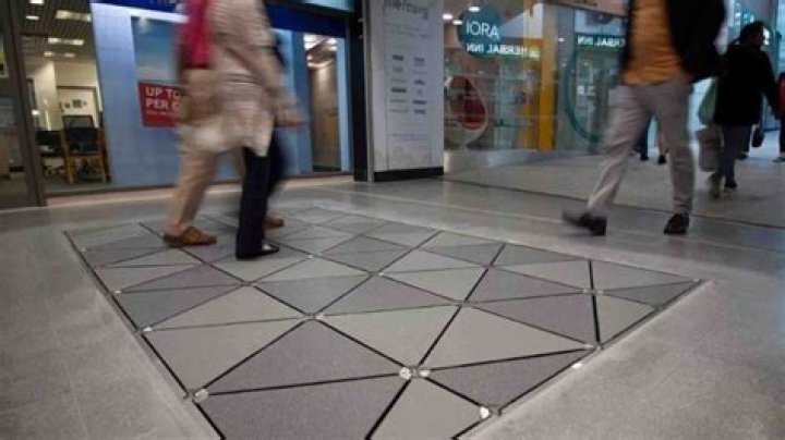 Should floating floors move when walking on them?