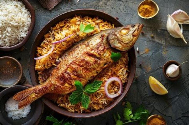 What are popular foods in Bangladesh?