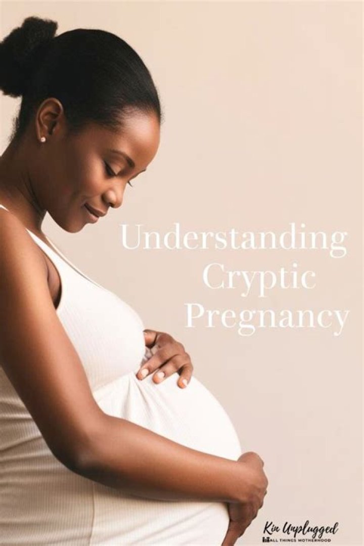 What are the early signs of cryptic pregnancy?
