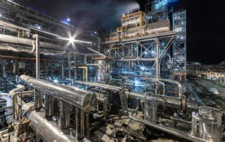 What are the industrial uses of nitrogen?