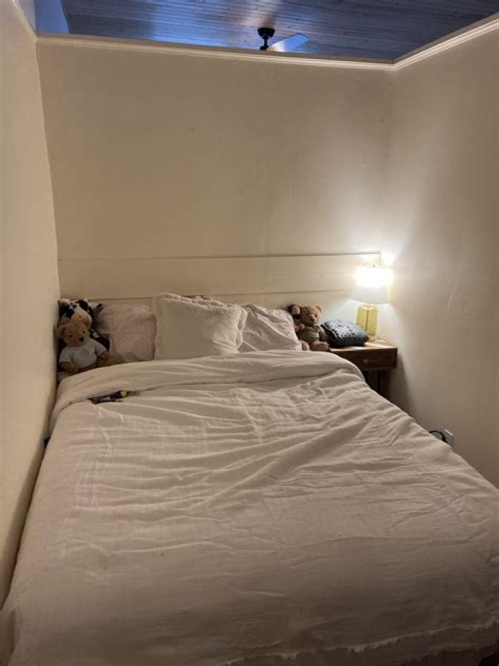 What can I put in my bedroom to fill space?