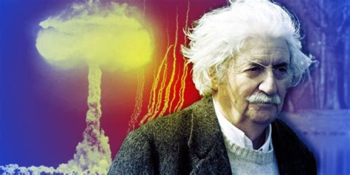 What did Albert Einstein do in the Manhattan Project?