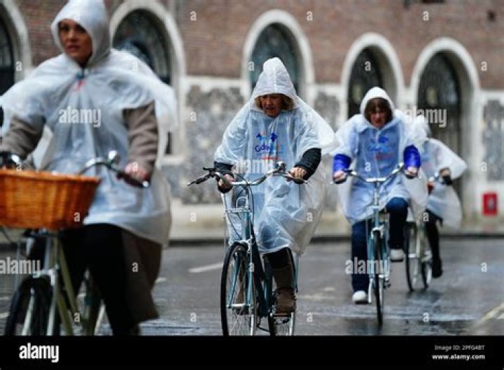 What do cyclists wear in the rain?