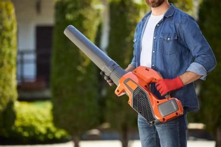 What does CFM mean for a leaf blower?