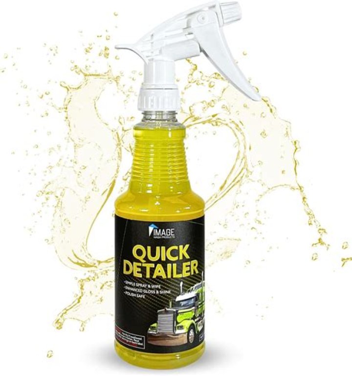 What does Detailer Spray do?