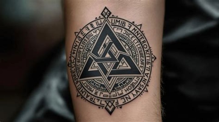 What does valknut tattoo mean?