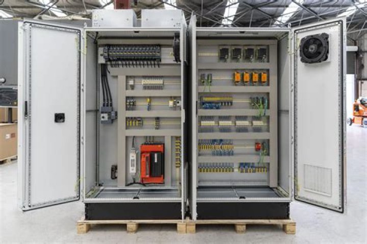 What is a amp cabinet?