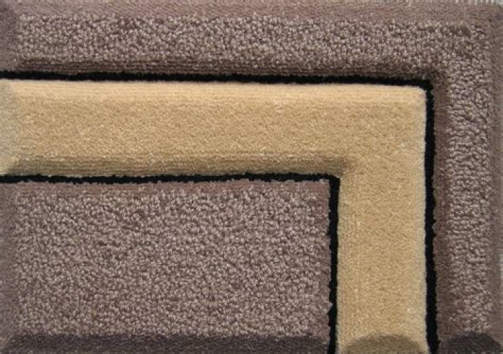 What is a tufted carpet?