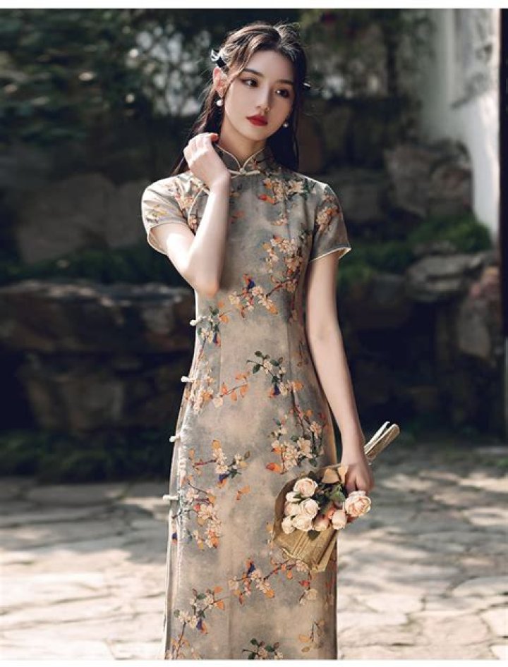 What is cheongsam made of?