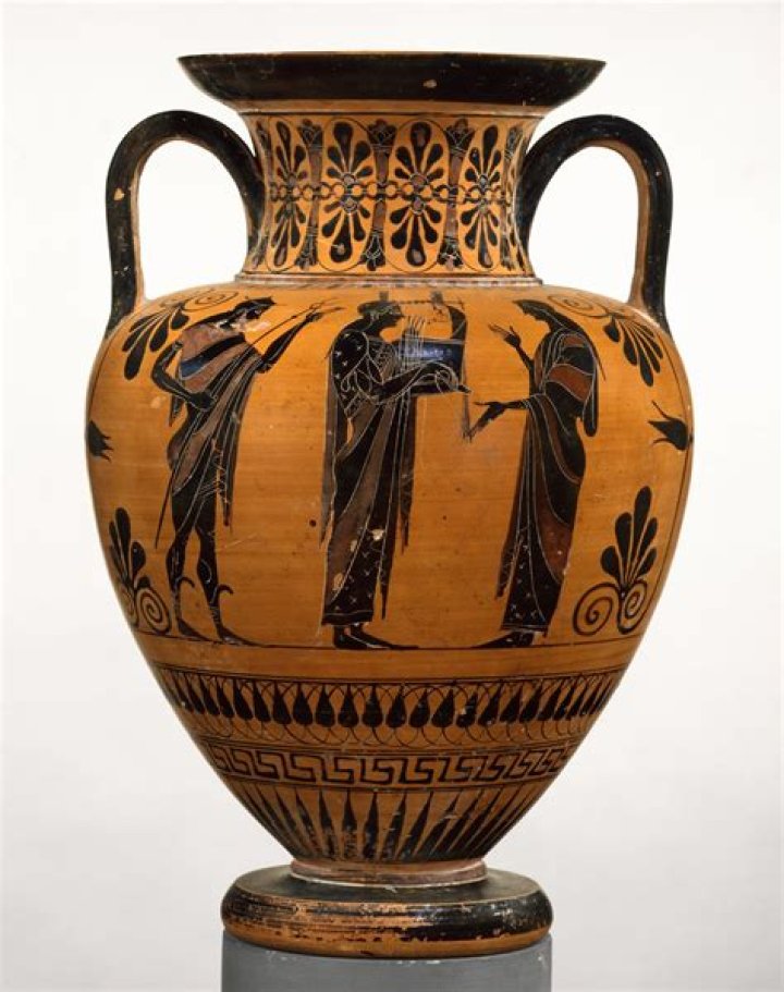 What is Greek pottery used for?