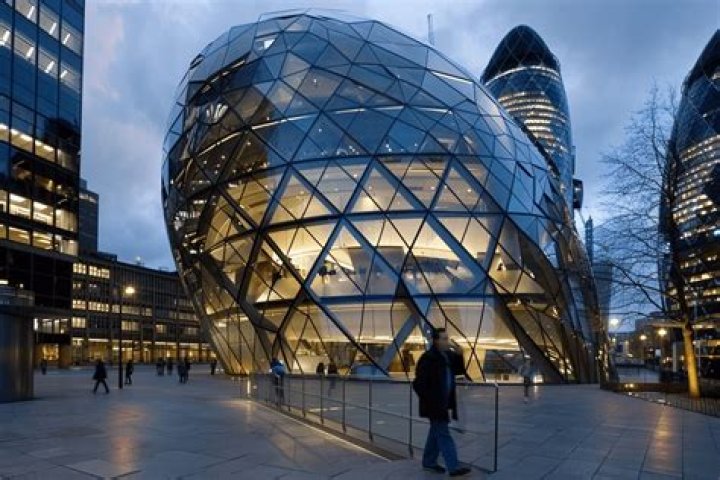 What is Norman Foster most famous buildings?