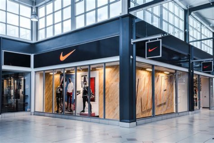 What is showrooming and how does it affect retailers?