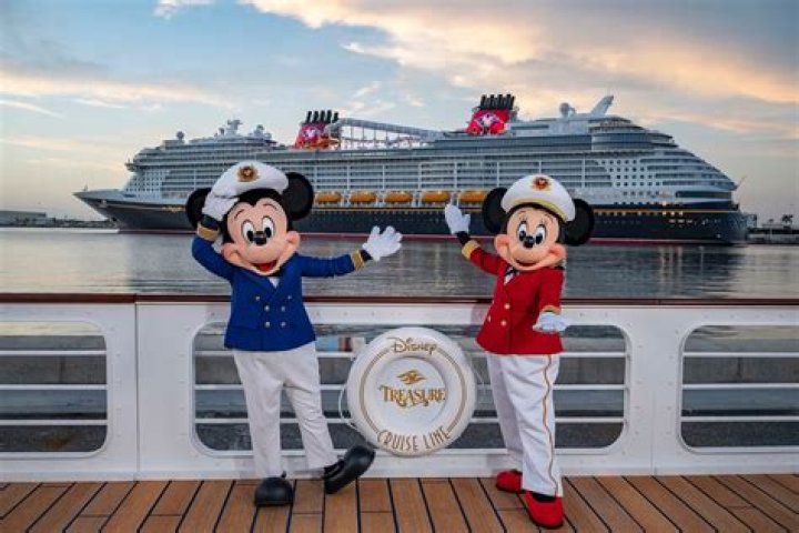 What is the best location on a cruise ship forward or aft?
