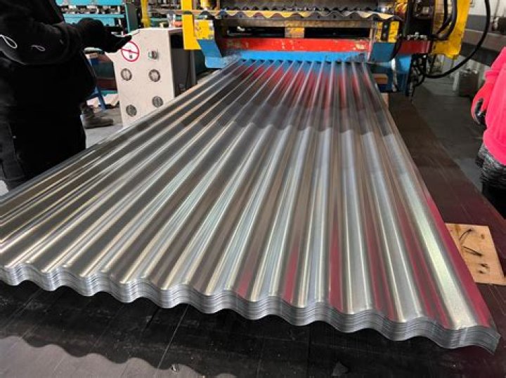What is the best way to cut roofing tin?
