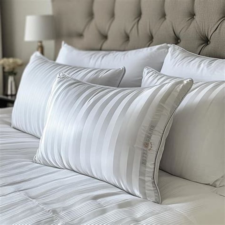 What kind of pillows does Sheraton use?