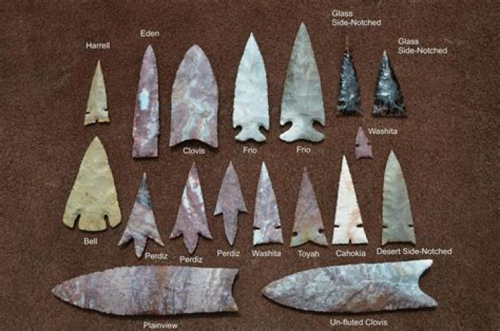 What kind of rock did Indians make arrowheads out of?