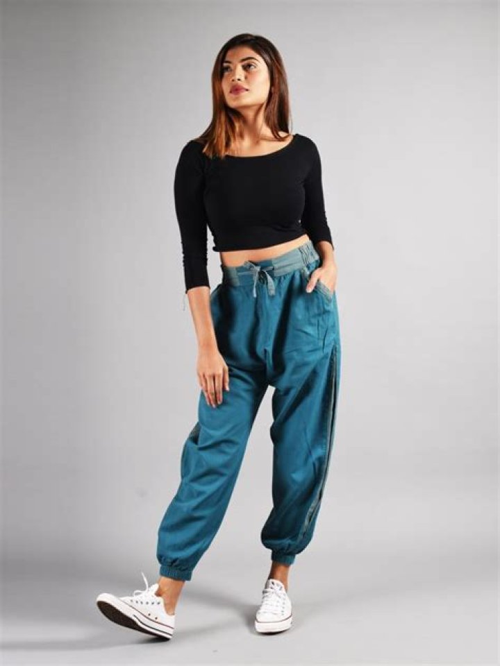 What shoes go with harem pants?