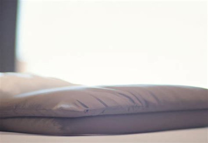 What size sheets fit a queen pillow top mattress?