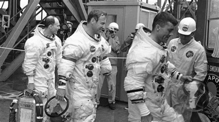 What was the average speed of Apollo 11?