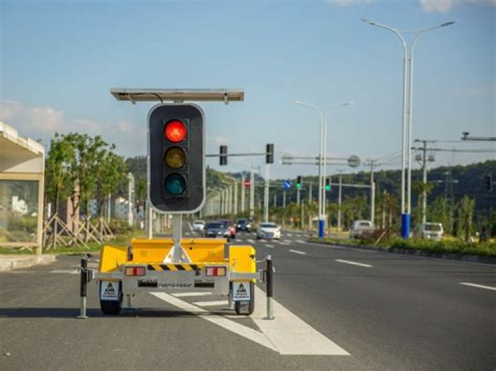 When a traffic light is not working?