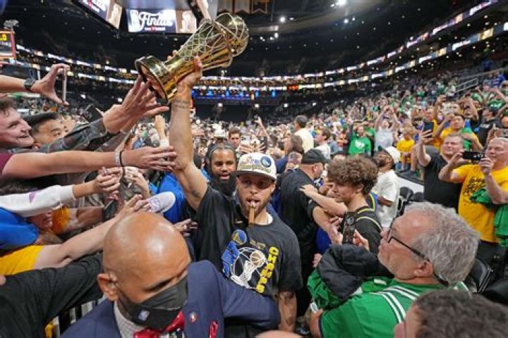 Where will the new Golden State Warriors arena?
