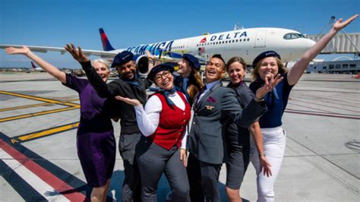 Which airlines allow 18 year old flight attendants?