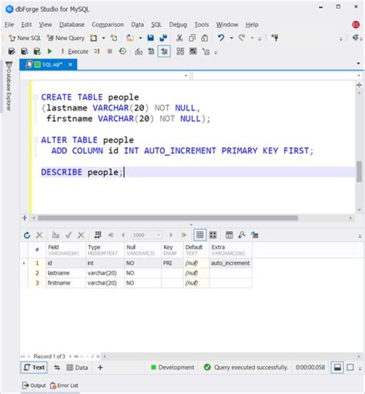 Which command is used to run an applet?