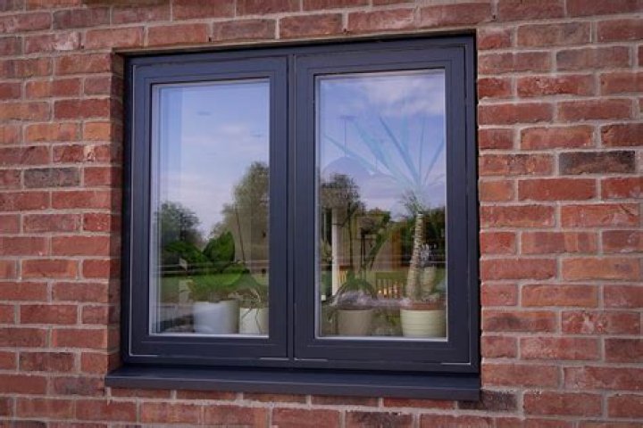 Which is correct Cill or sill?