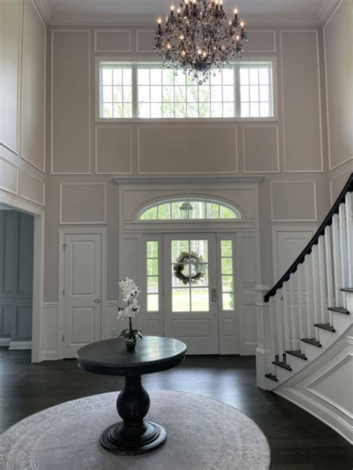 Who does Crown paint? | ContextResponse.com