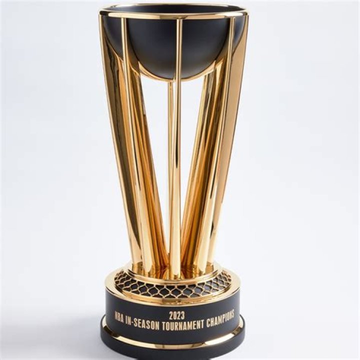 Who makes the NBA championship trophy?