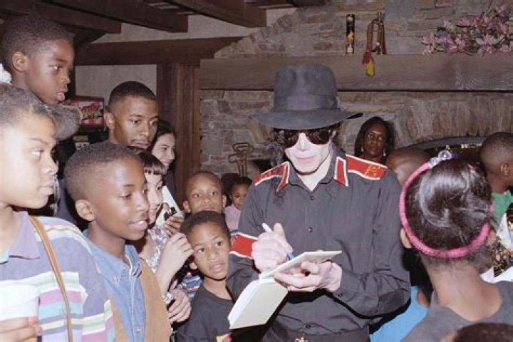 Who owns Michael Jackson's Neverland ranch now?