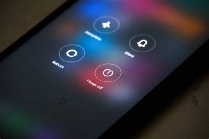 Why isn't my phone auto locking?